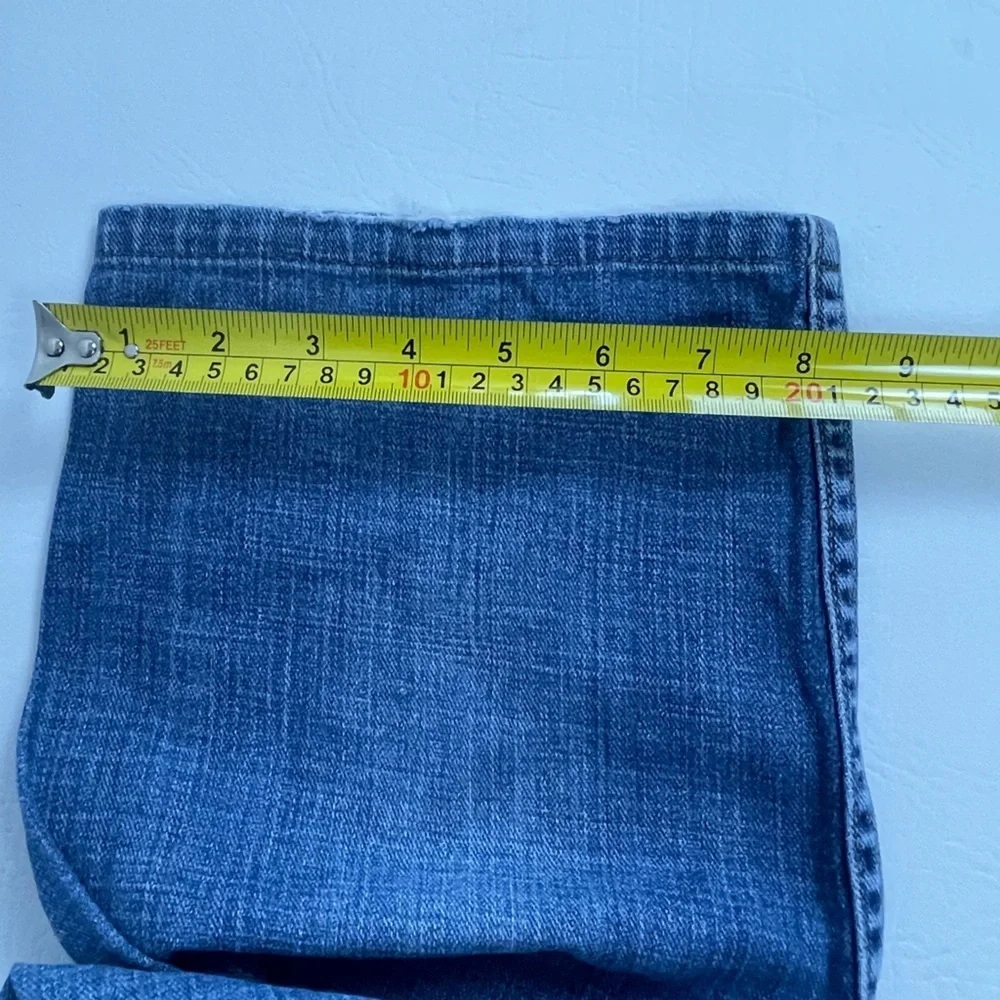 Levi’s 505 Light Wash Relaxed Straight Jeans – 32x32